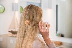 Escova de cabelo de bambu com cerdas naturais