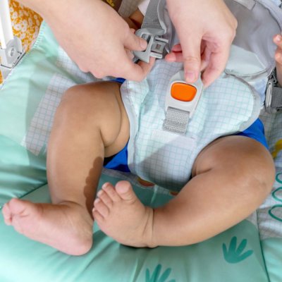 BRIGHT STARTS Vibrationswippe Wild Vibes™ 0m+ bis 18 kg