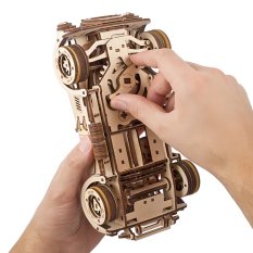 Puzzle mécanique 3D en bois Ugears Voiture de course Drift Cobra