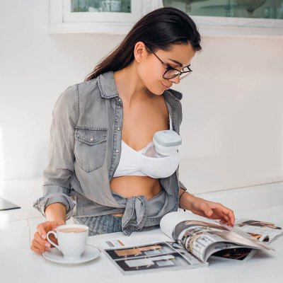 BABYONO Elektrische, freihändige Milchpumpe Shelly + Stilleinlagen 100 + 40 GRATIS