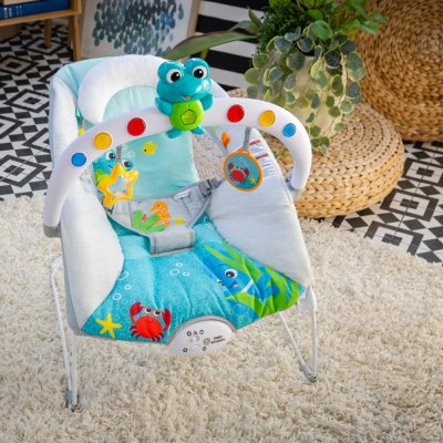 BABY EINSTEIN Musikwippe mit Vibration und Lichtern Kick to It Neptune bis 9 kg