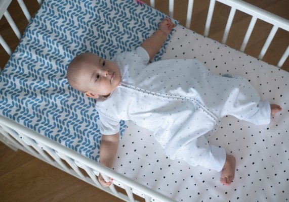 MOTHERHOOD Keilkissen Blue Classics neu 60x45x9 cm, 0-6 m