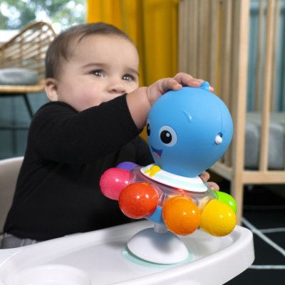 BABY EINSTEIN Hračka senzorická chobotnice s přísavkou Opus's Spin & Sea™ 3m+