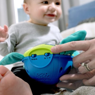 BABY EINSTEIN Przytulny Kompozytor Neptuna™ Interaktywna muzyczna zabawka-żółw 6m+