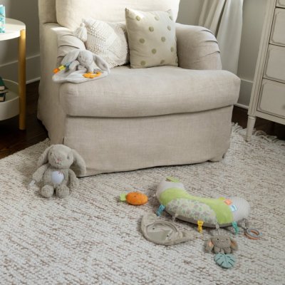 INGENUITY Kuscheltier-Spielzeug mit Beißring Häschen Cozy Sylvi™ 0m+