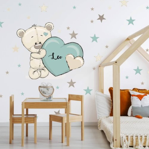 Blauer Wandaufkleber für das Jungenzimmer – Teddybär mit Namen und Herz
