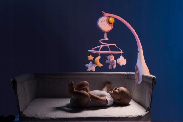 CHICCO Kolotoč nad postieľku a závesná hračka 3v1 Next2Dreams ružová 0m+