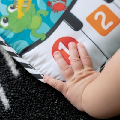 BABY EINSTEIN Multifunktionales 2-in-1 Klavier Neptune's Kick & Explore™ 0m+