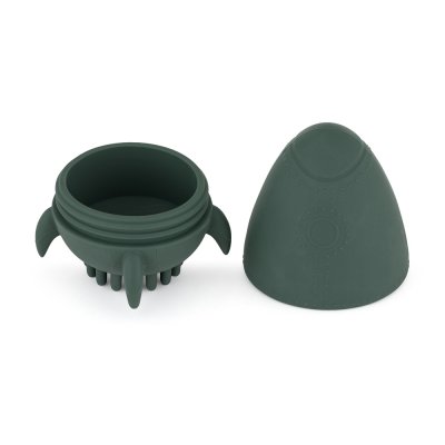 PETITE&MARS Hračka silikonová do vody s kartáčkem Splashy Rocket Misty Green 6m+