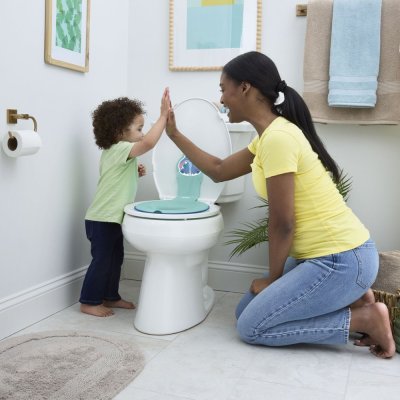 BRIGHT STARTS Toilettensitzverkleinerer zum Aufkleben Flip & Sit™ STITCH™ 18m+, bis 23kg