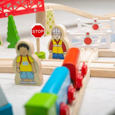 Bigjigs Rail Caminho de Ferro de Madeira Cidade e Aldeia 91 Peças