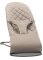 BABYBJÖRN Liege Bliss Woven, Sandgrau mit Spielzeug