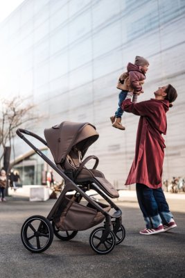 EASYWALKER Cărucior combinat Zoey Sage Green + CBX By CYBEX Aton B2 i-Size + bază