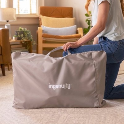 INGENUITY Espreguiçadeira de massagem vibratória com melodia Soulful Skies™ 0m+ até 9kg