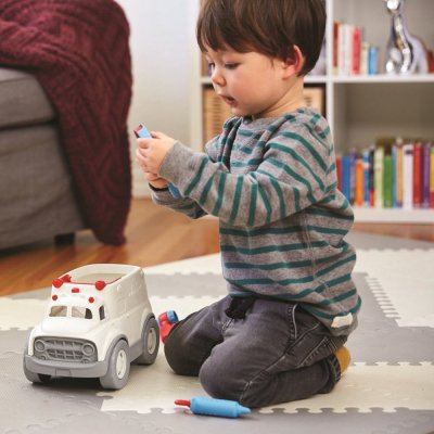 Green Toys Ambulância com equipamento médico