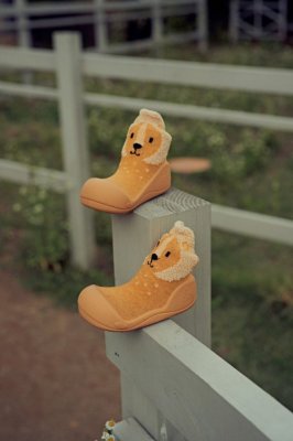 ATTIPAS Botičky Zootopia Lion A22ZO Yellow XL vel.22,5, 126-135 mm
