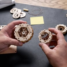 Ugears 3D Houten Mechanische Puzzel Tractor Wins