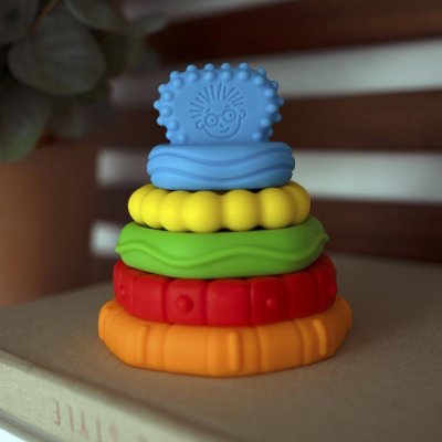 BABY EINSTEIN Stacking grizalo 2 v 1 Stack&Teethe™ 0m+