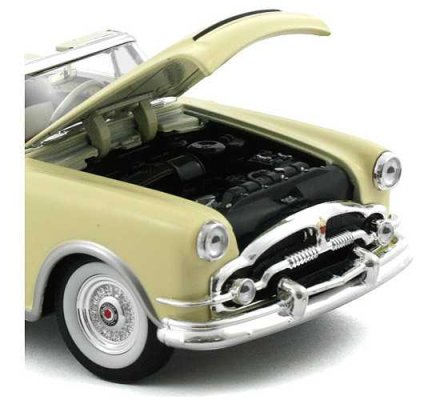 Welly Packard Carribbean (1953) 1:28 beżowy