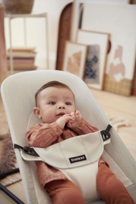 BABYBJÖRN Liege Balance Soft, silber/weißes Netz
