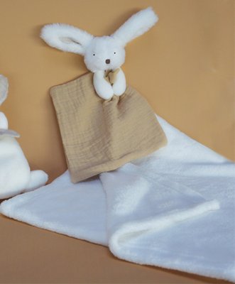 Doudou Geschenkset Glücklicher Hase Plaid und beiger Schmusetuch