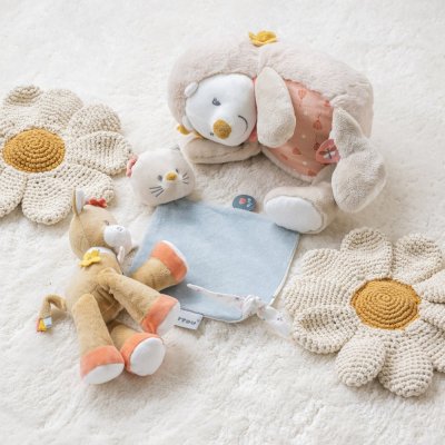 NATTOU Muchláčik plyšový mini mačička Lana 28 cm Mila, Zoe & Lana