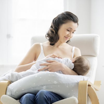 MEDELA Perna de sarcina si alaptare