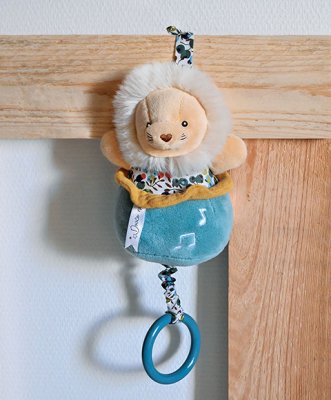 Doudou Zestaw prezentowy - Pluszowy lew grający melodię 20 cm