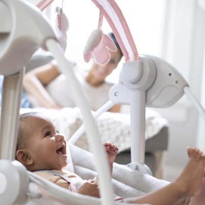 INGENUITY Schaukel mit Melodie Flora the Unicorn™ 0m+ bis 9 kg