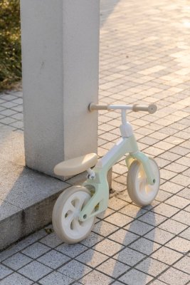 QPLAY Poganjalec Tech Mint, starost 2-4 leta, do 30 kg