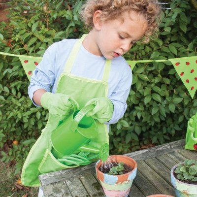 Bigjigs Toys Gartengeräte-Set im grünen Stoffbeutel