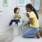 BRIGHT STARTS Toilettensitzverkleinerer zum Aufkleben Flip & Sit™ STITCH™ 18m+, bis 23kg
