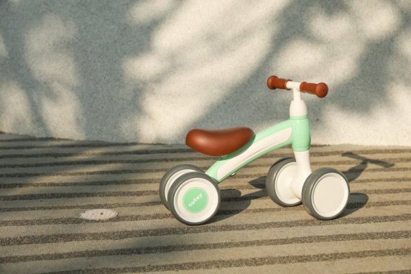 QPLAY Bicicleta sin pedales Cutey Green, edad 1-3 años