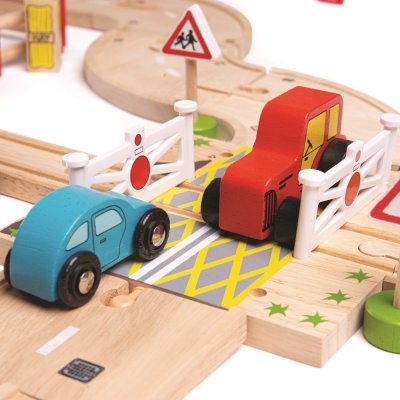 Bigjigs Rail Caminho de Ferro de Madeira com Campo 80 peças