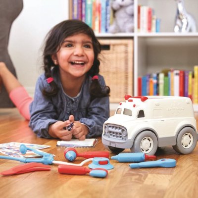 Green Toys Ambulância com equipamento médico
