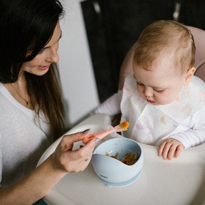 BABYONO Silikonska posuda s ventuzom - plava 6m+