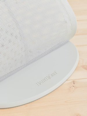 BABYBJÖRN Liege Balance Soft Silver White Mesh, leichte Konstruktion