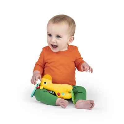 BRIGHT STARTS Hračka s melodií na C kroužku Tug Tunes™ žirafa 0m+