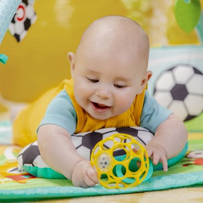 BRIGHT STARTS Speelkleed met activiteiten Oball Grip & Kick™ 0m+