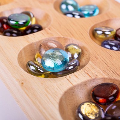 Bigjigs Toys Mankala-Spiel mit Kieselsteinen