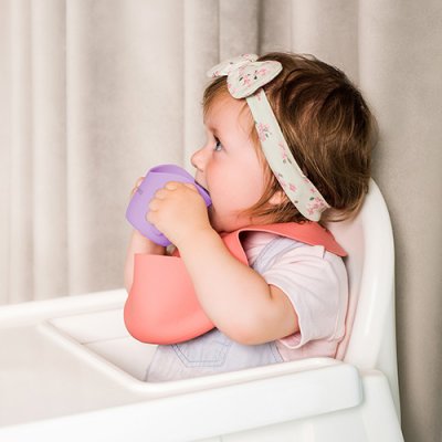 BABYONO Kubek ergonomiczny z uchwytami 120 ml różowy 6m+