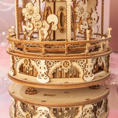 RoboTime Drewniane Puzzle 3D Pozytywka Romantyczna Karuzela