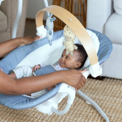 INGENUITY Baloiço com movimento e música Chambray 0m+, até 9 kg