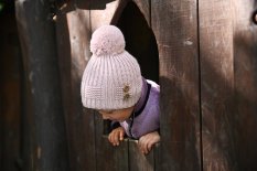 Gorro de punto con pompón, botones Outlast ® - verde claro