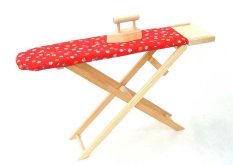 Holz Bügelbrett mit Bügeleisen