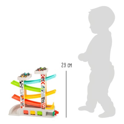 small foot Trkaća staza s parkiralištem i garažama