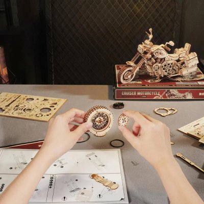 RoboTime 3D fa mechanikus modell motorkerékpár Cruiser