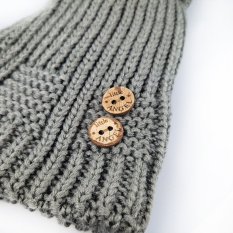 Mütze gestrickt Bommel Knöpfe Outlast ® - khaki