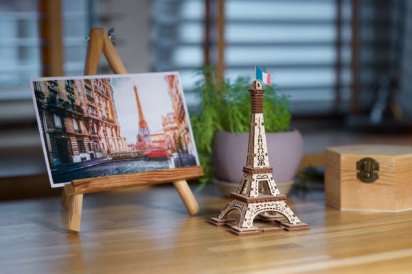 Puzzle mécanique en bois 3D Ugears - Tour Eiffel