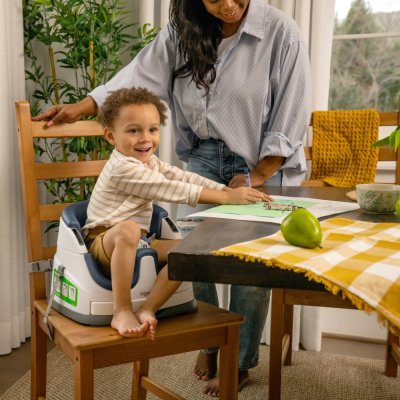 INGENUITY Sitzerhöhung 2in1 Baby Base™ Night Sky 6m+ bis 22kg